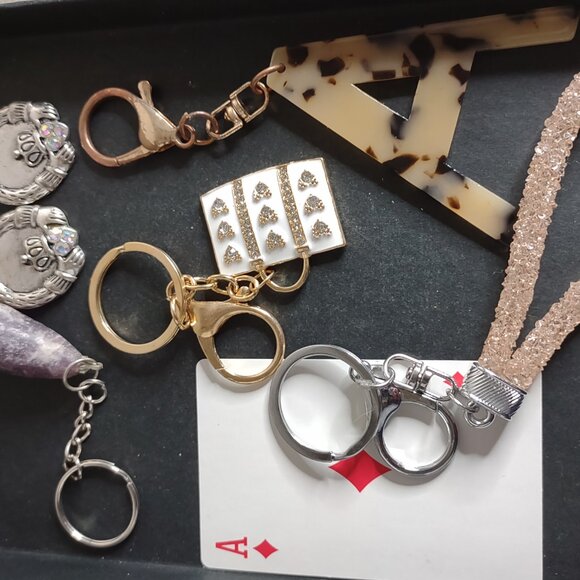 Lot Of 6 Pretty Keychains - Picture 3 of 8